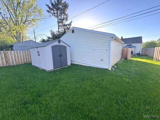 Backyard, Exterior