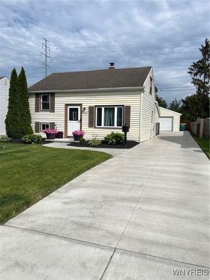 Backyard, Exterior, Facade, Cape Cod