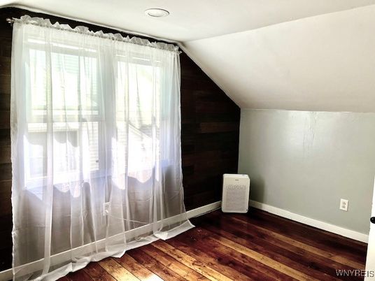 Empty room, Interior, Recessed Lighting, Wood Texture Flooring, Wooden Walls
