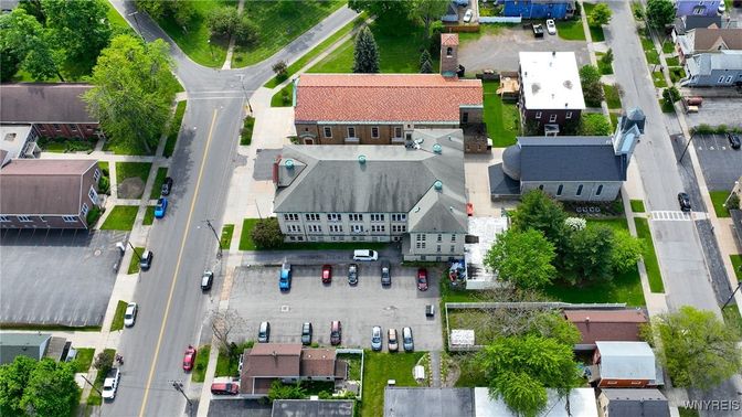 Exterior, Drone