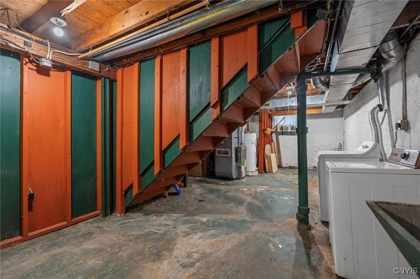 Interior, Washer, Wooden Beams