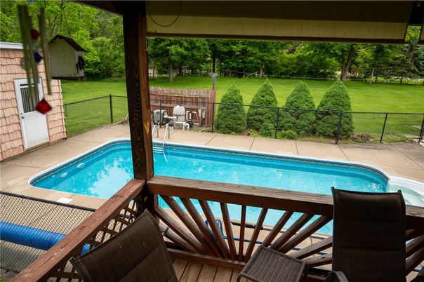 Exterior, Pool