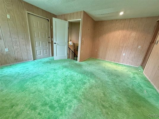 Empty room, Interior, Recessed Lighting, Wooden Walls