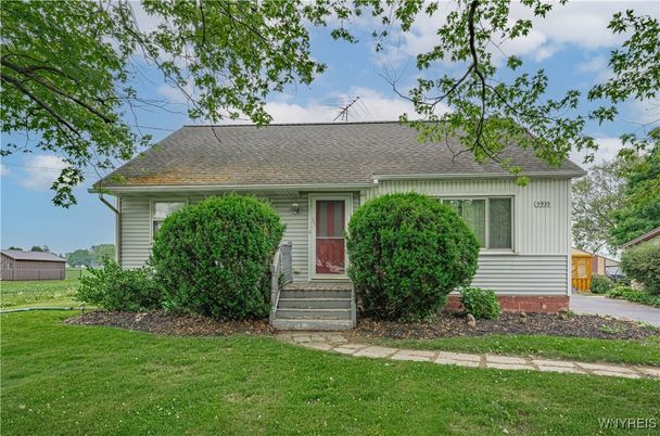Exterior, Facade, Cape Cod