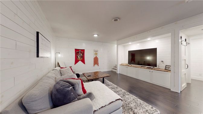 Interior, Living room, Recessed Lighting, Wood Texture Flooring