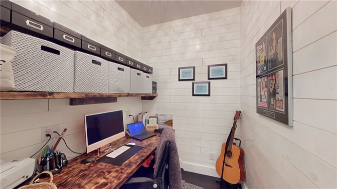 Home Office, Interior