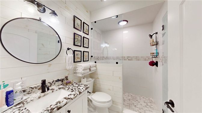 Bathroom, Interior, Recessed Lighting