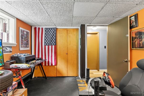 Home Office, Interior