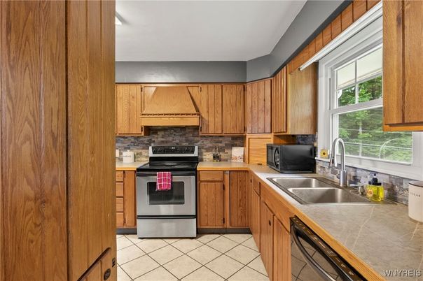Interior, Kitchen, Tile Countertops