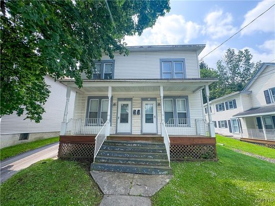 Exterior, Facade, American Foursquare