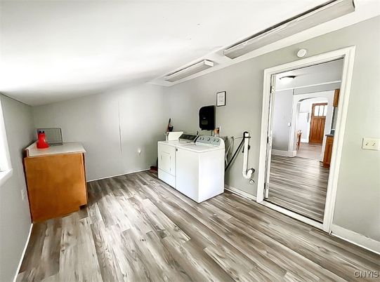 Interior, Washer, Wood Texture Flooring