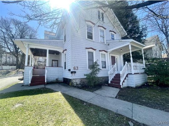 Exterior, Facade, Queen Anne Victorian