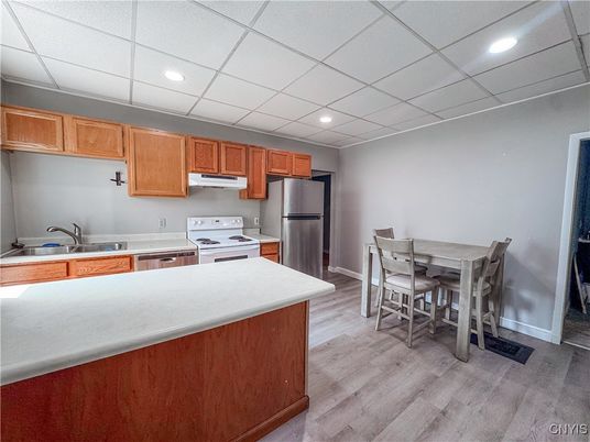 Dining room, Interior, Kitchen, Recessed Lighting, Wood Texture Flooring