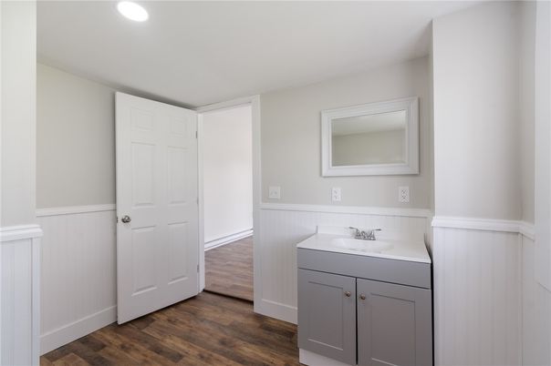 Bathroom, Interior, Recessed Lighting, Wood Texture Flooring