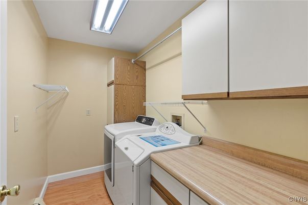 Interior, Washer, Wood Texture Flooring