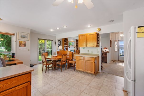 Dining room, Interior, Kitchen, Recessed Lighting