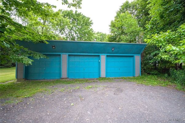 Detached Garage, Exterior