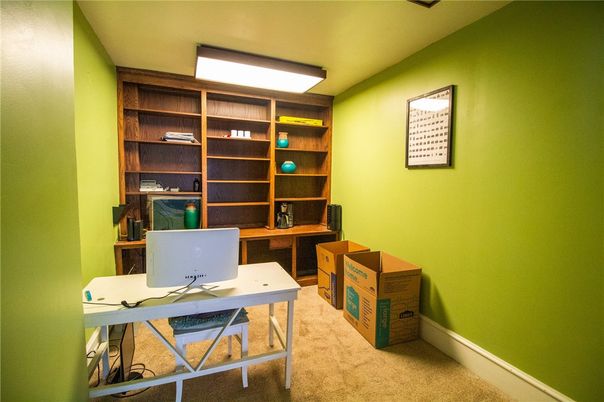 Home Office, Interior