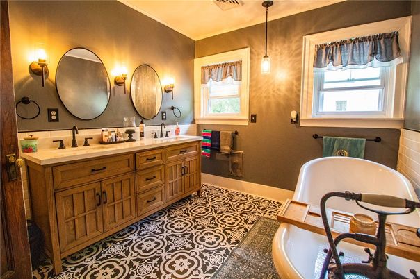 Bathroom, Dual Sink Vanities, Interior, Pendant Lights