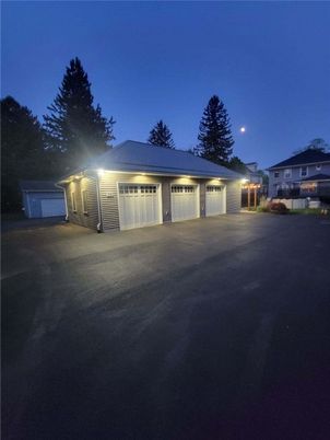 Detached Garage, Exterior