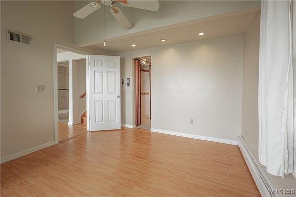 Empty room, Interior, Recessed Lighting, Wood Texture Flooring