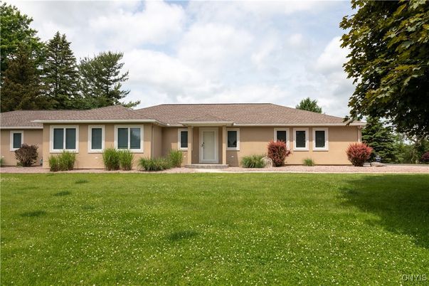 Backyard, Exterior, Facade, Ranch