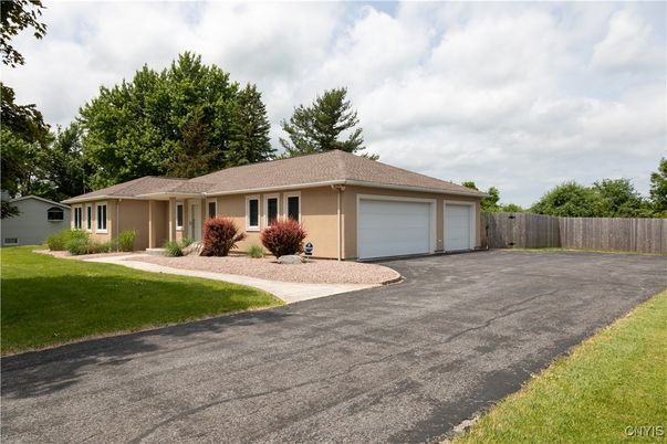 Attached, Exterior, Facade, Brick Facade, Ranch
