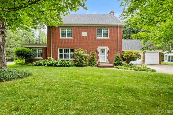 Backyard, Detached Garage, Exterior, Facade, Brick Facade, Georgian
