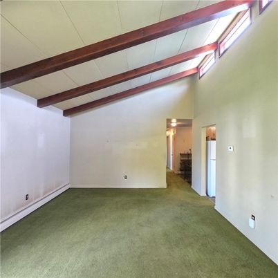 Empty room, Interior, Wooden Beams