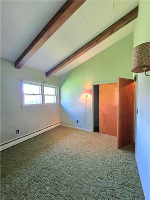 Empty room, Interior, Wooden Beams
