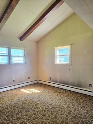 Empty room, Interior, Wooden Beams