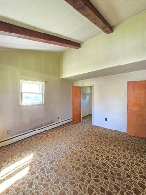 Empty room, Interior, Wooden Beams