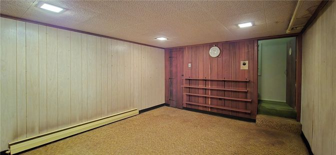 Empty room, Interior, Recessed Lighting, Wooden Walls