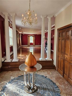 Chandelier, Interior