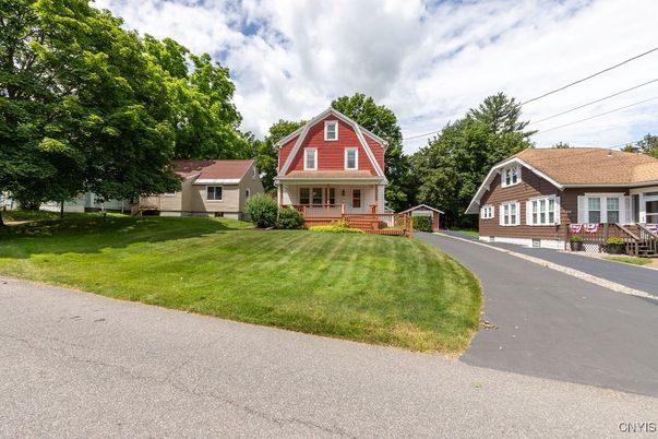 Exterior, Facade, Cape Cod