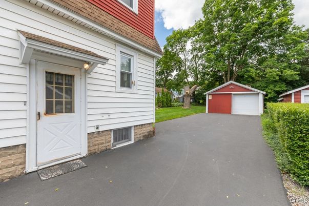 Detached Garage, Exterior