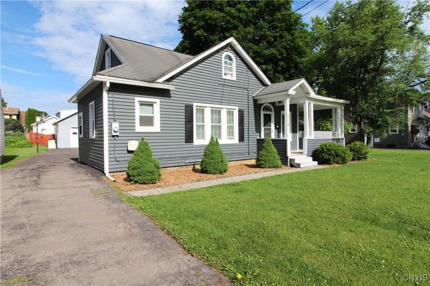 Backyard, Exterior, Facade, Cape Cod