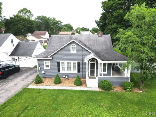 Exterior, Facade, Cape Cod