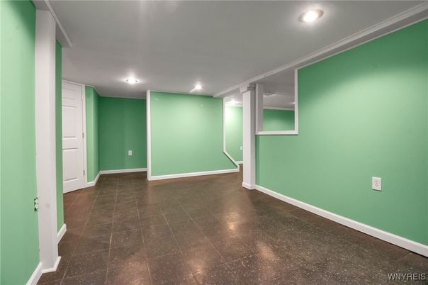 Empty room, Interior, Recessed Lighting