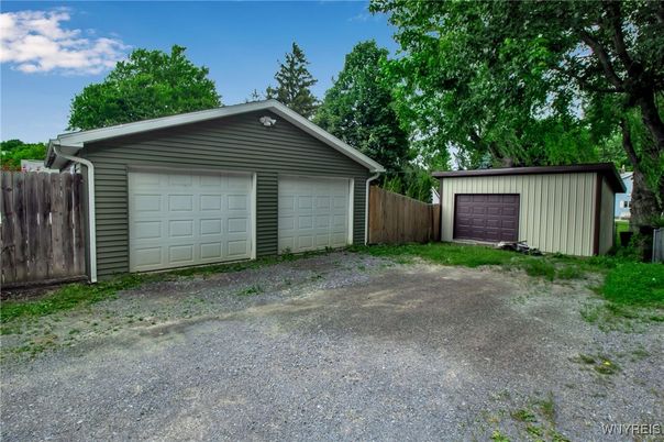 Detached Garage, Exterior