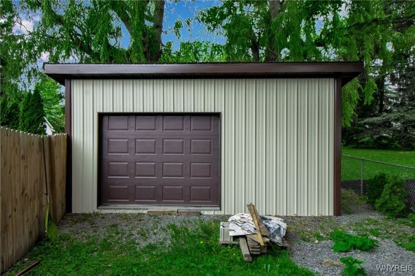 Detached Garage, Exterior