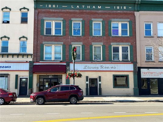 Exterior, Facade, Brick Facade, Rowhouse