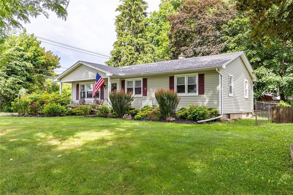 Backyard, Exterior, Facade, Cape Cod