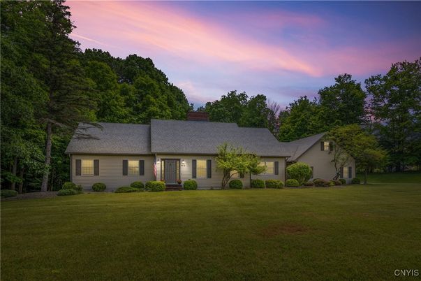 Backyard, Exterior, Facade, Cape Cod