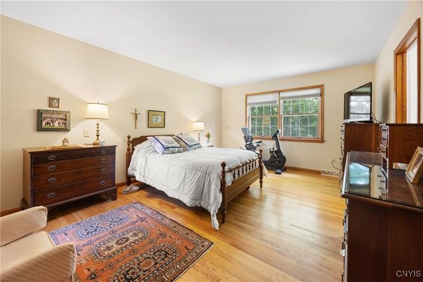 Bedroom, Fitness Equipment, Interior, Wood Texture Flooring