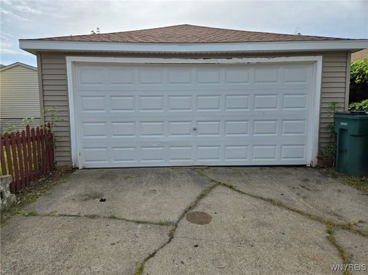 Detached Garage, Exterior