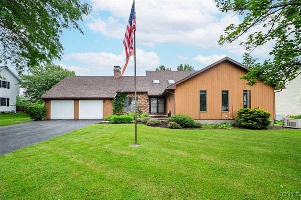 Attached, Backyard, Exterior, Facade, Brick Facade, Ranch