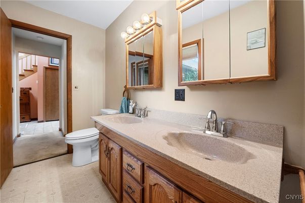 Bathroom, Dual Sink Vanities, Interior