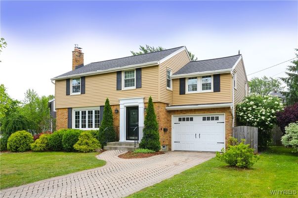 Attached, Exterior, Facade, Brick Facade, Split Level