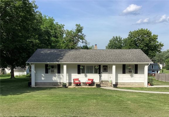 Backyard, Exterior, Facade, Cape Cod